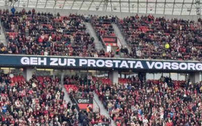 Vorsorge kennt keine Vereinsfarben: Halbzeit-Talk zur Prostatakrebs-Früherkennung in der BayArena